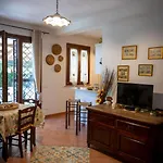 Appartement In Mit Terrasse- Garten Und Gemeinsamem Pool By Interhome Noto