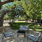 In Mit Terrasse- Garten Und Gemeinsamem Pool By Interhome *