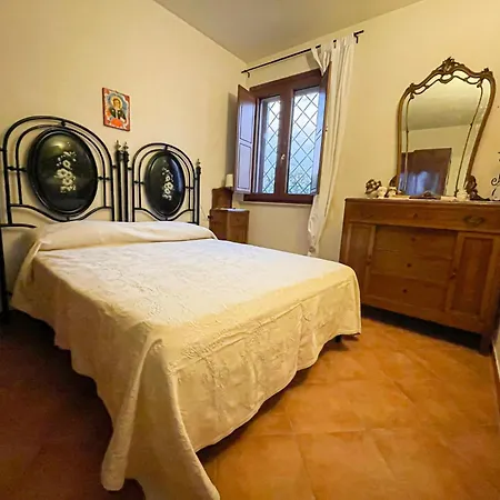 Appartement In Mit Terrasse- Garten Und Gemeinsamem Pool By Interhome