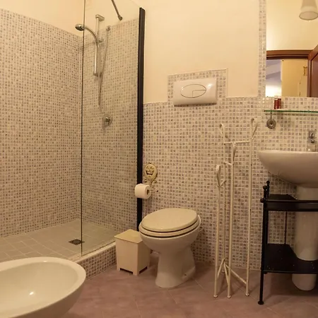 Appartement In Mit Terrasse- Garten Und Gemeinsamem Pool By Interhome